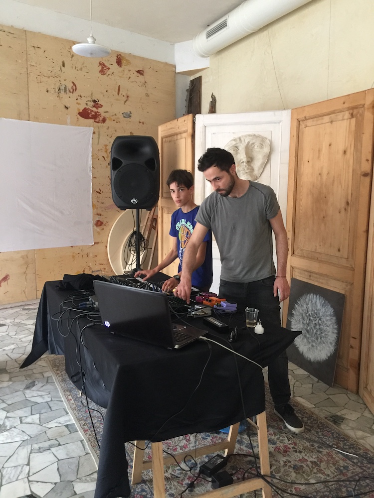 08 alla consolle alla console